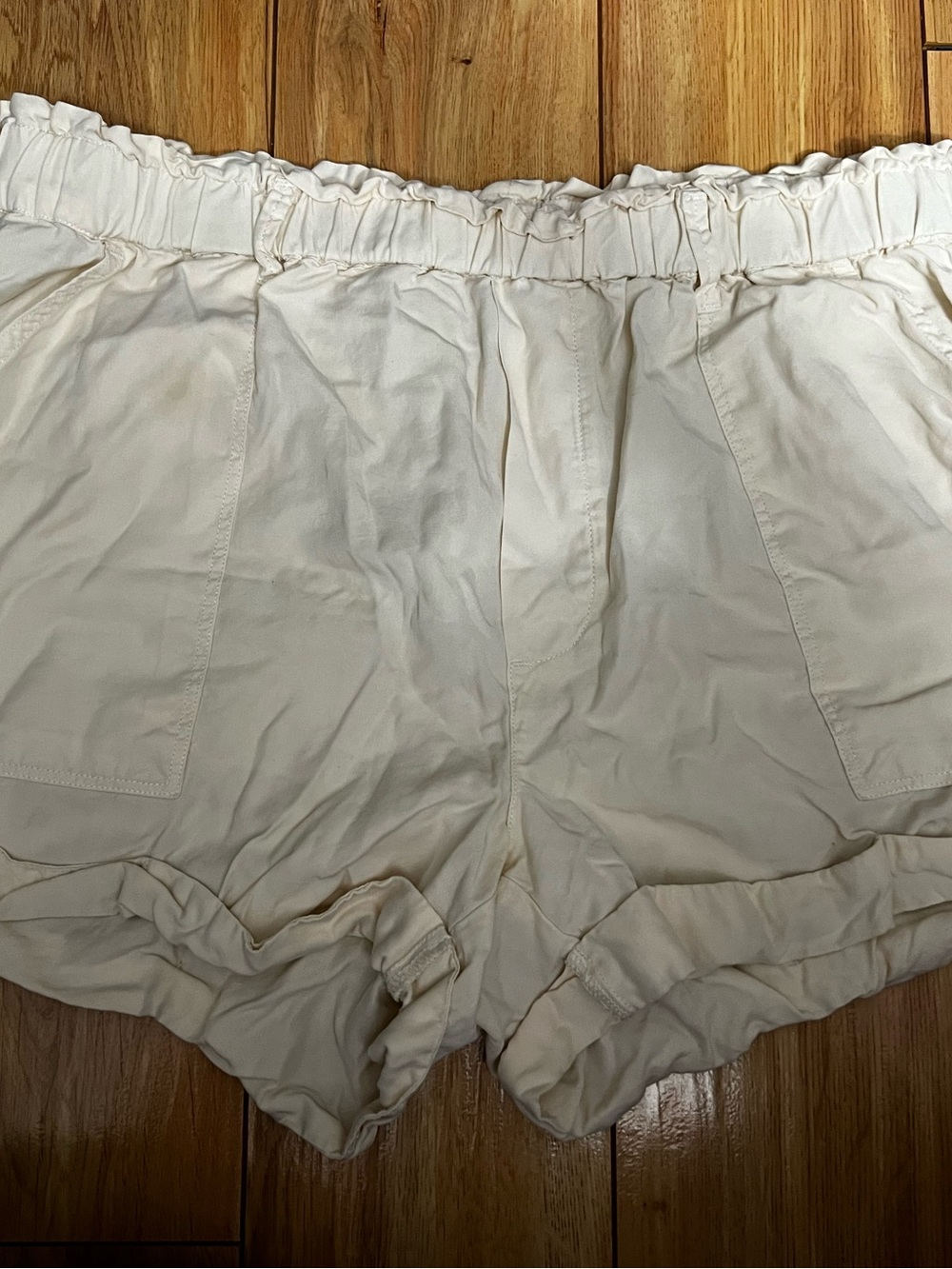 aerie Cream High-Rise Ruffle Waist Casual Shorts